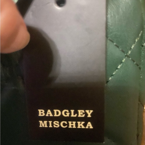 Badgley Mischka Green Quilted Crossbody Bag - Picture 9 of 10